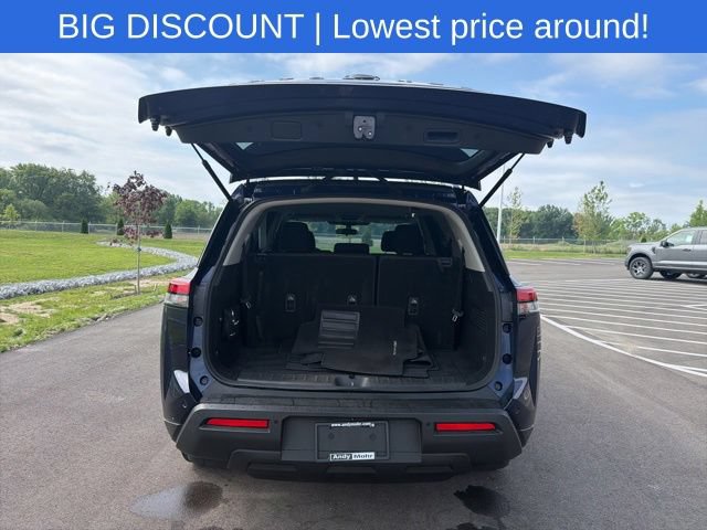 Used 2022 Nissan Pathfinder SV FWD image 11