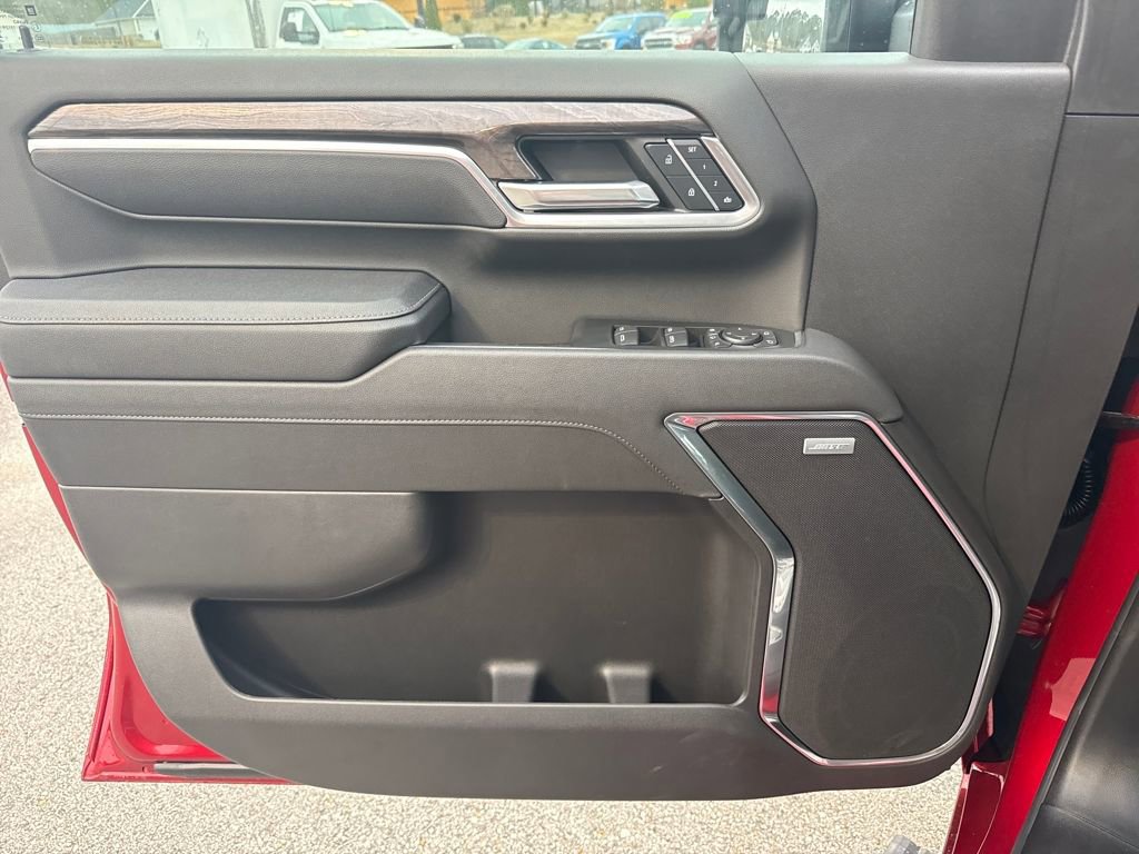 Used 2025 Chevrolet Silverado 2500 LTZ w/ LTZ Plus Package image 15