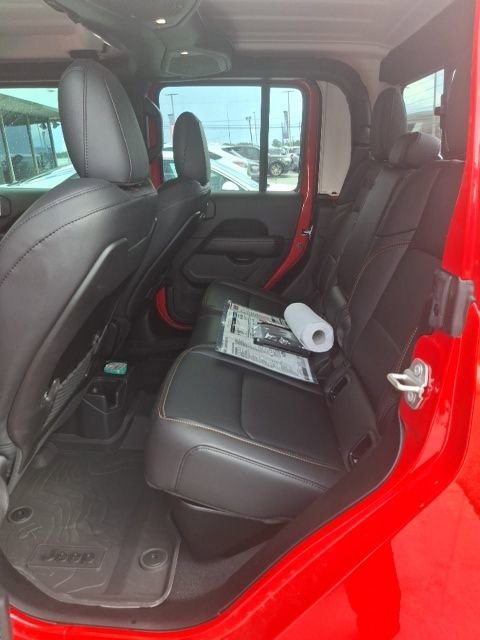 Used 2024 Jeep Gladiator Sport w/ Premium Package image 11