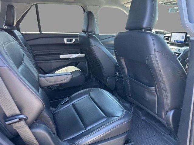Certified 2022 Ford Explorer XLT w/ Equipment Group 202A AWD/4WD image 10