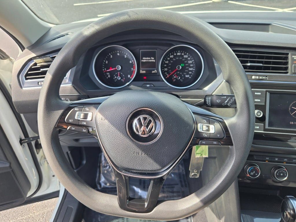 Used 2018 Volkswagen Tiguan S AWD/4WD image 32