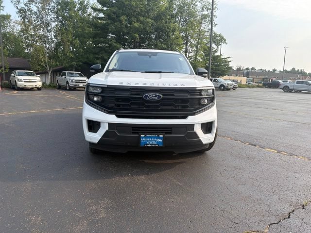 Certified 2025 Ford Expedition Active AWD/4WD image 3