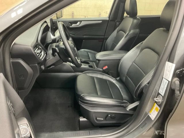 Certified 2025 Ford Escape Platinum AWD/4WD image 6