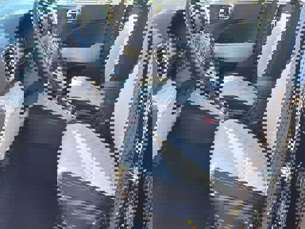 Used 2023 Hyundai Venue SEL image 10