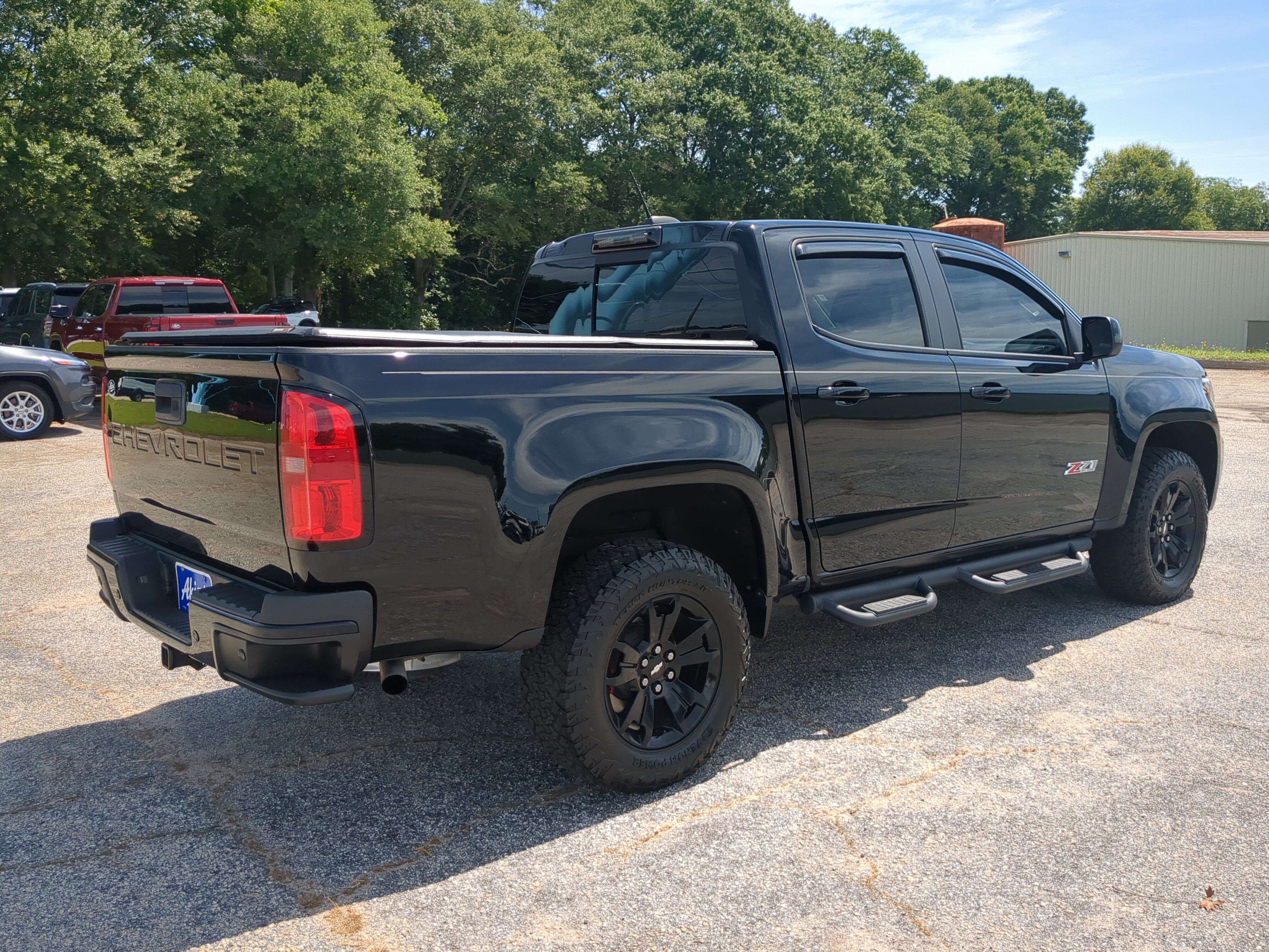 Used 2021 Chevrolet Colorado Z71 w/ Z71 Midnight Edition AWD/4WD image 3