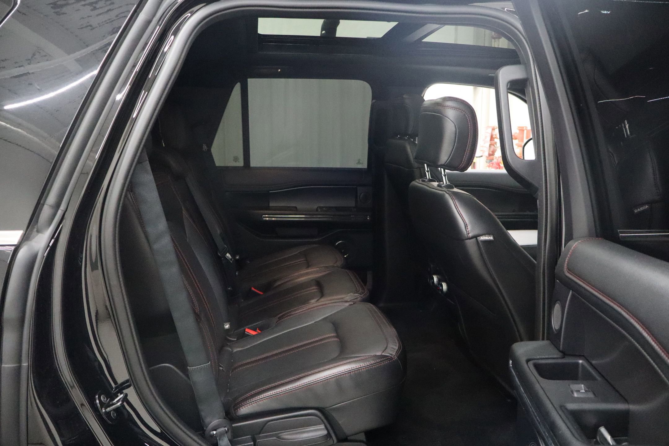 Certified 2020 Ford Expedition Limited image 30