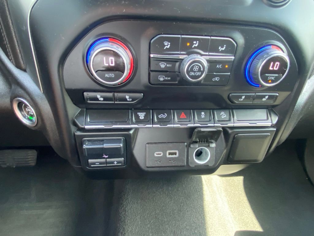 Used 2022 Chevrolet Silverado 2500 LT w/ Convenience Package image 17