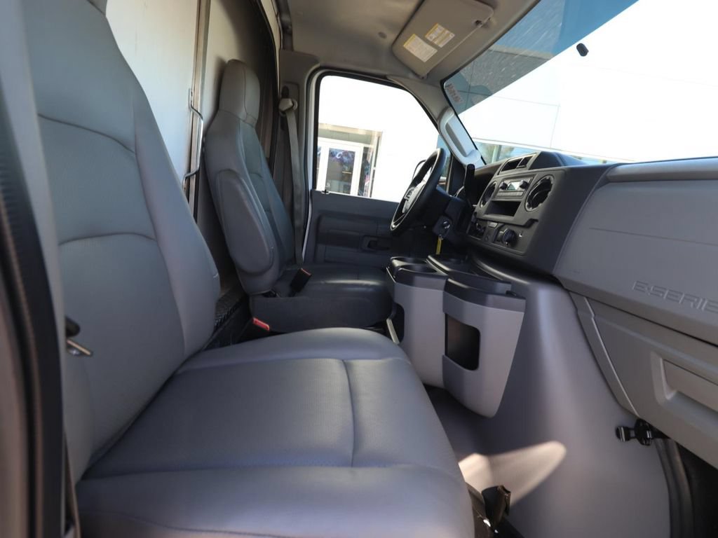 Certified 2024 Ford E-450 and Econoline 450 Super Duty w/ Power Windows & Locks Group RWD image 14