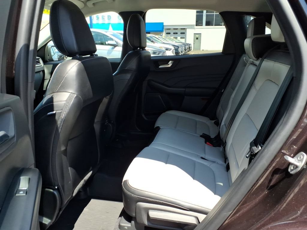 Certified 2023 Ford Escape Platinum AWD/4WD image 9