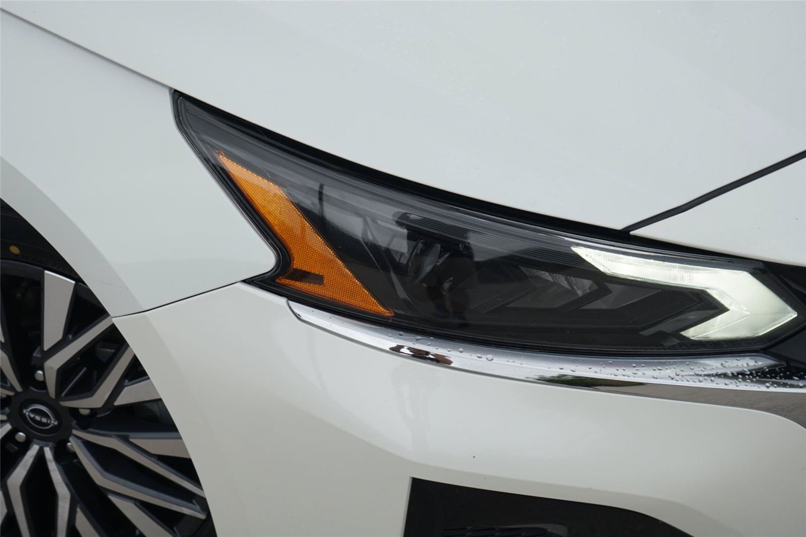 Used 2024 Nissan Altima 2.5 SV FWD image 3