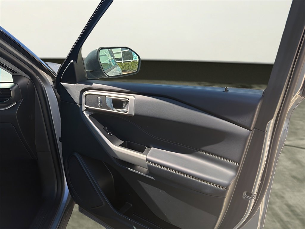 Certified 2024 Ford Explorer XLT w/ Equipment Group 202A image 20