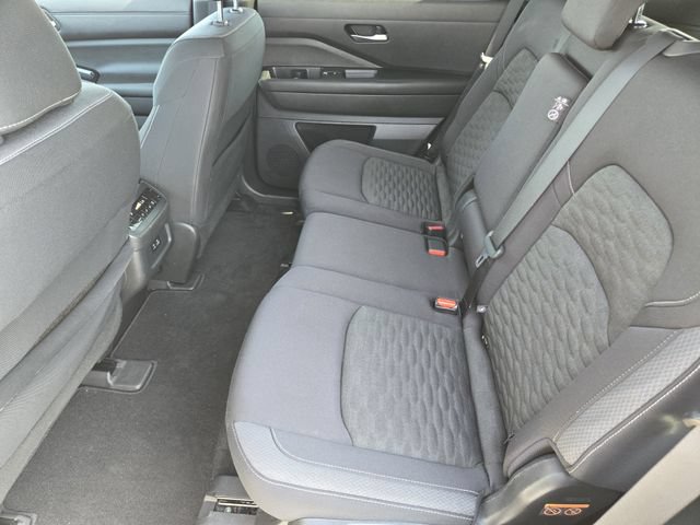 Used 2022 Nissan Pathfinder SV AWD/4WD image 27