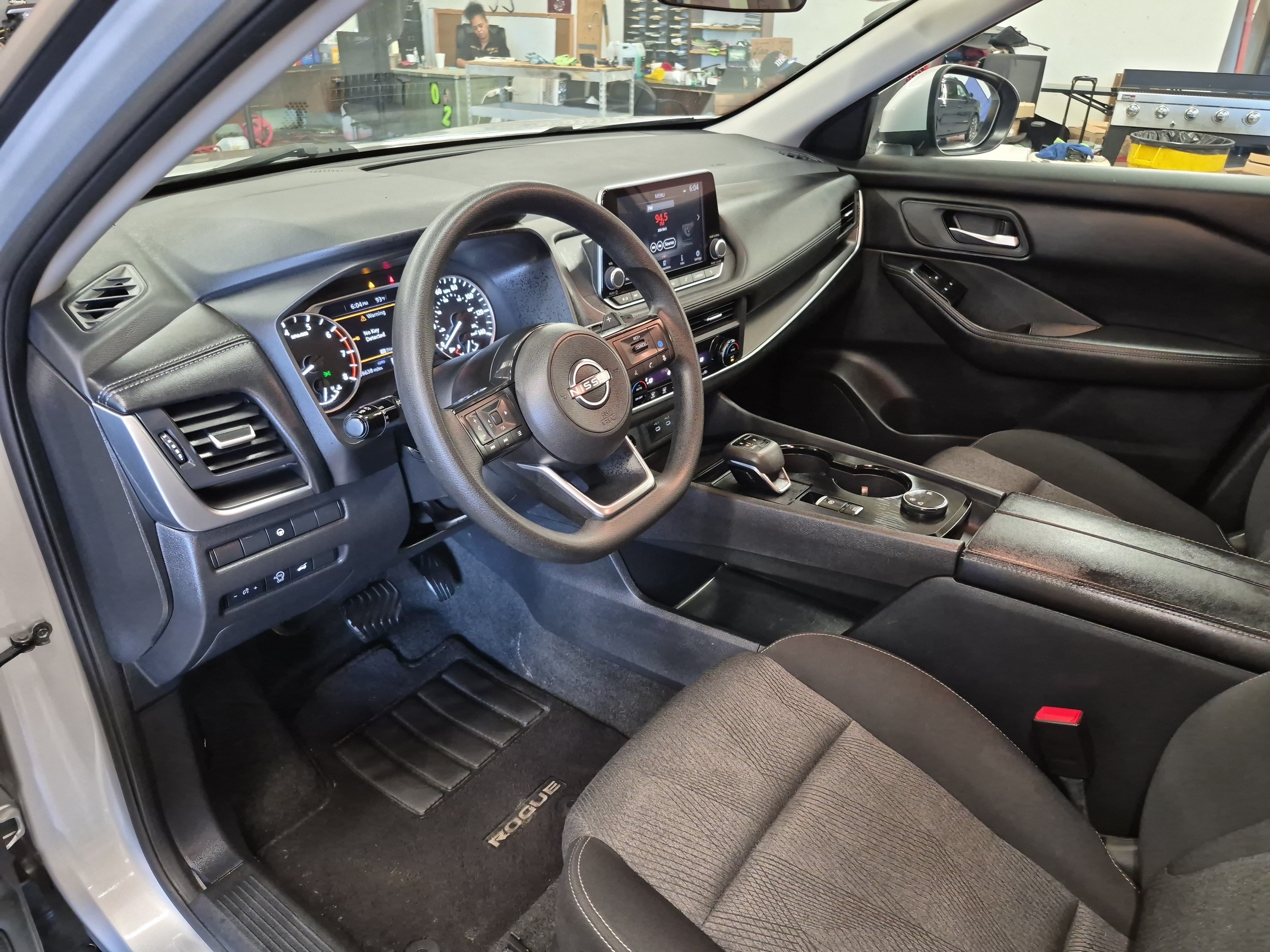Used 2024 Nissan Rogue SV AWD/4WD image 13