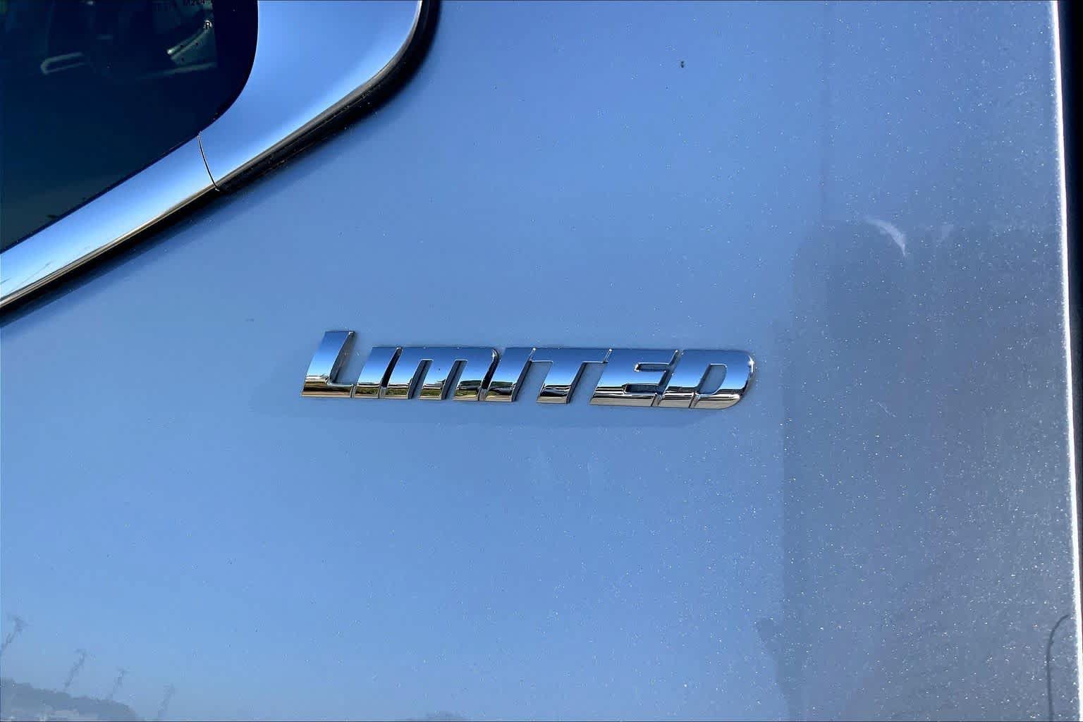 Used 2024 Toyota Tundra Limited AWD/4WD image 10