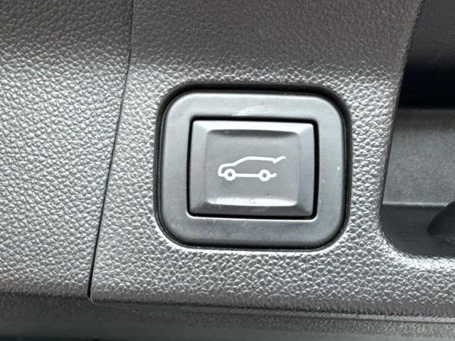 Used 2019 GMC Acadia SLT w/ Black Edition FWD image 14