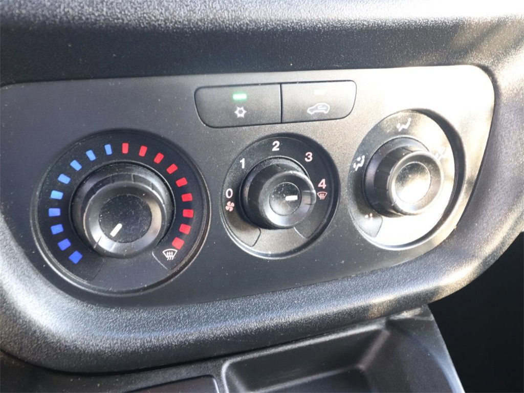 Used 2017 RAM ProMaster City Tradesman w/ Rear Back-up Camera Group image 18