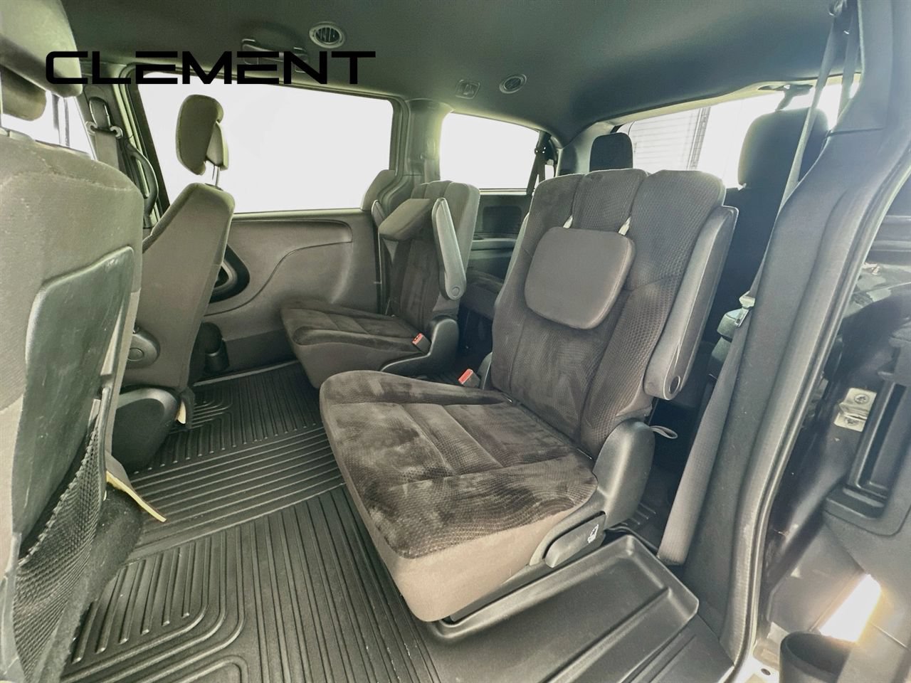 Used 2017 Dodge Grand Caravan SE FWD image 28