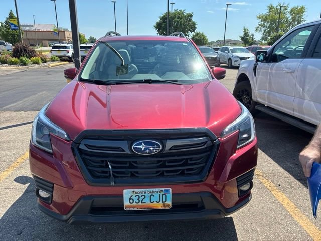 Used 2022 Subaru Forester Limited AWD/4WD image 2