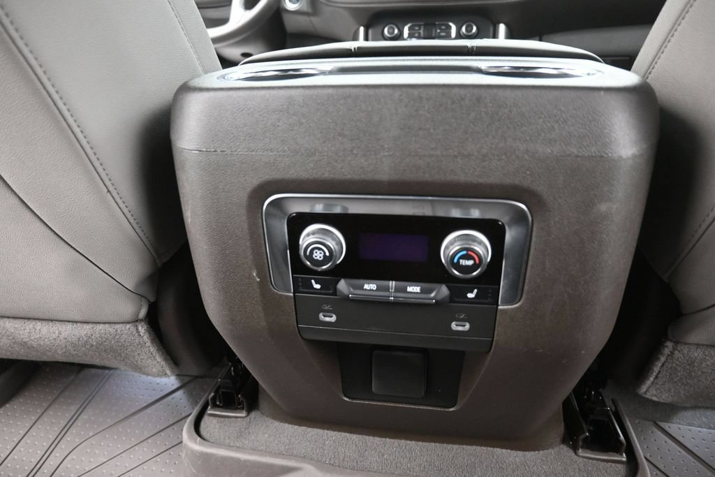 Used 2024 Chevrolet Tahoe Z71 w/ Luxury Package AWD/4WD image 10