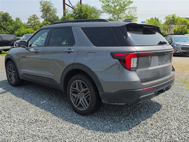 Certified 2025 Ford Explorer ST-Line w/ Premium Package AWD/4WD image 4