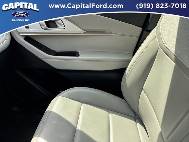 Certified 2025 Ford Explorer Active w/ Active Comfort Package AWD/4WD image 29