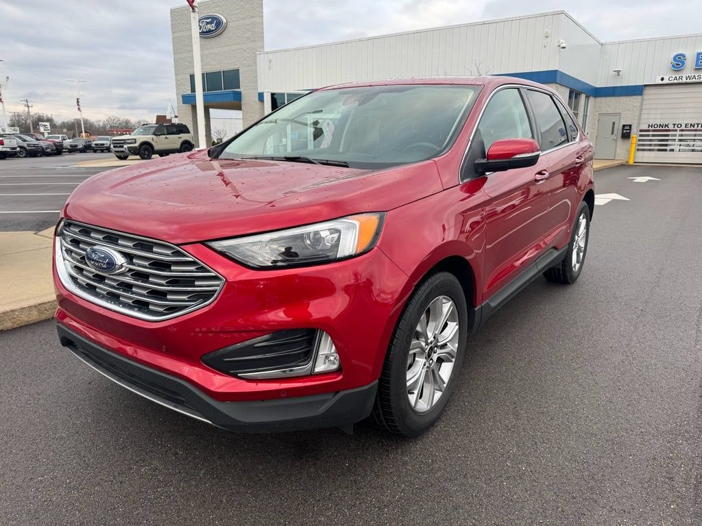 Certified 2024 Ford Edge Titanium AWD/4WD image 4
