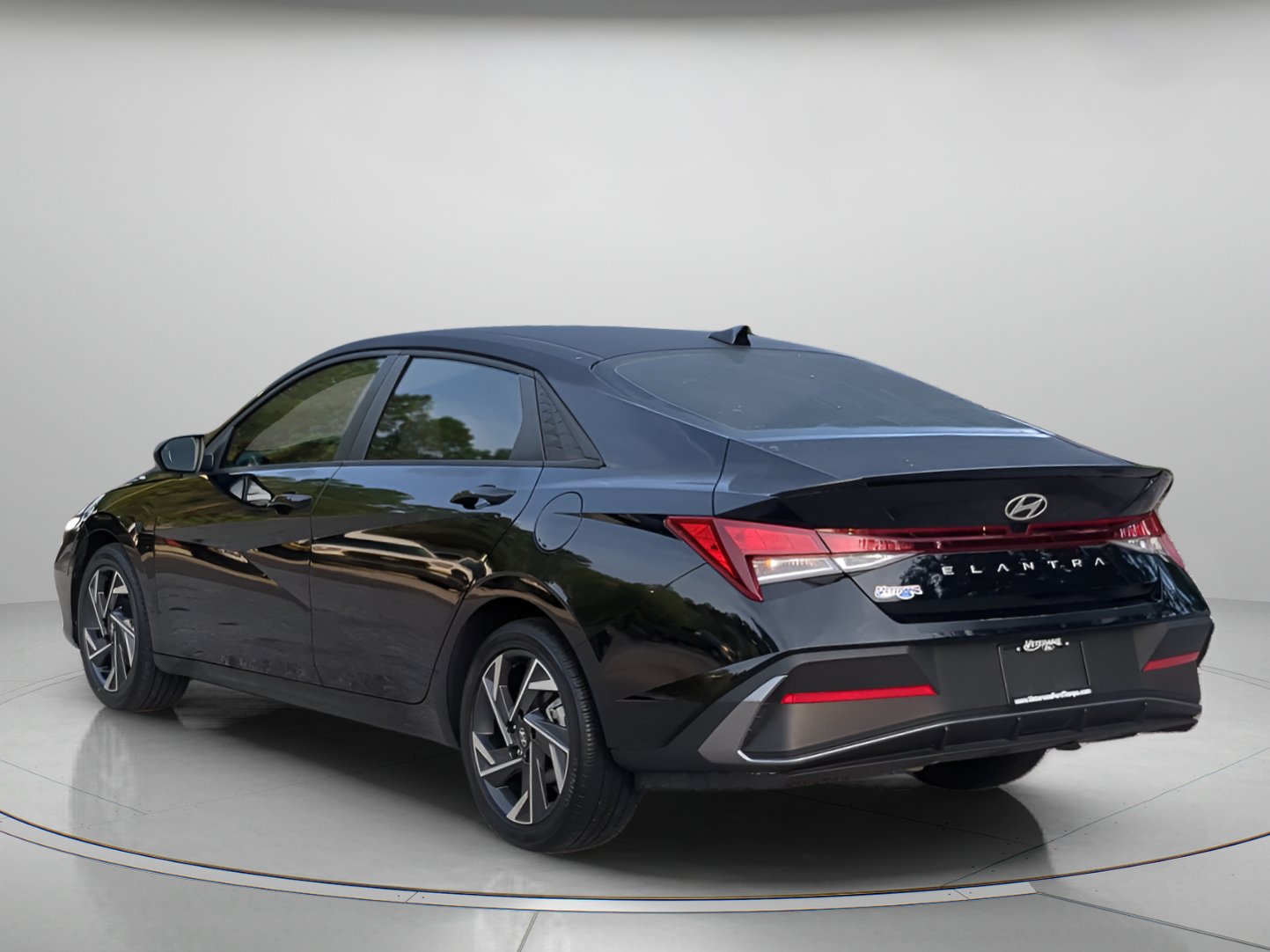 Used 2025 Hyundai Elantra Sport FWD image 42