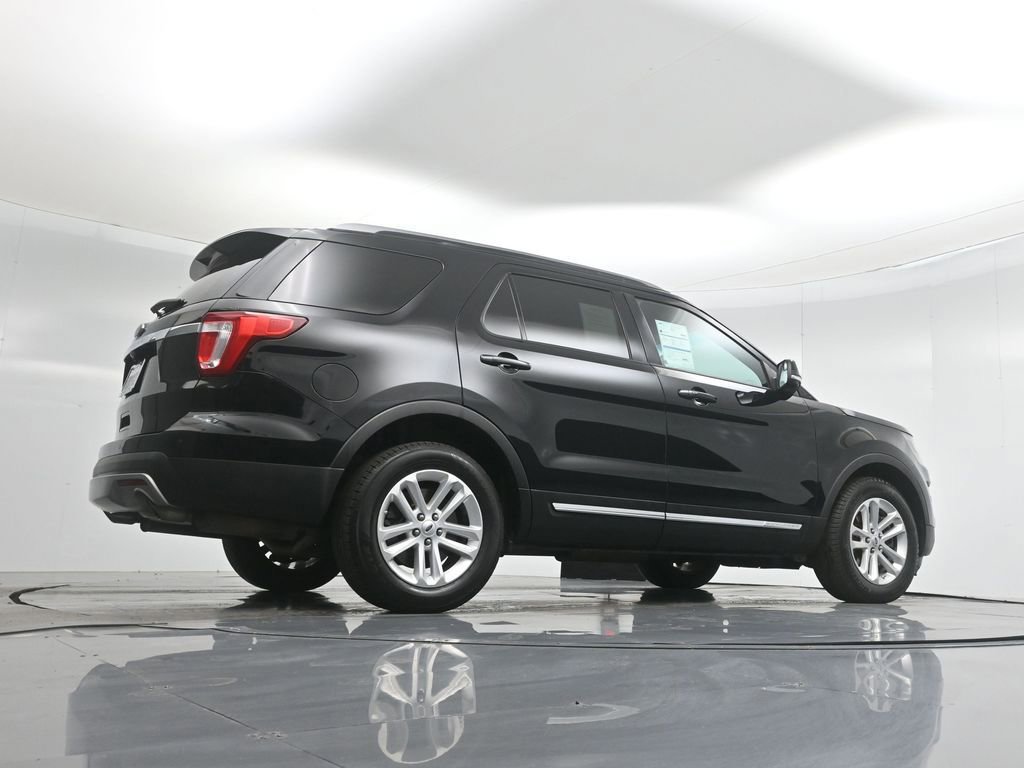 Certified 2017 Ford Explorer XLT image 15