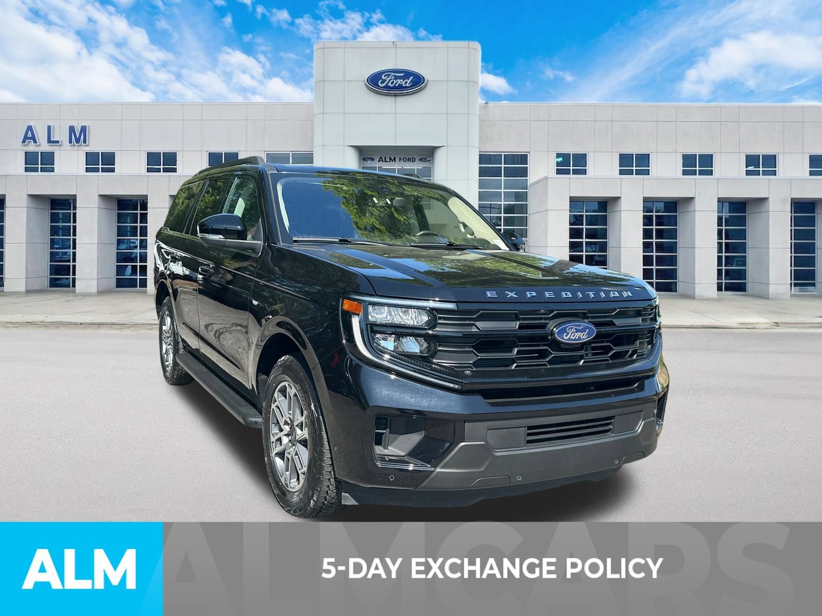 Certified 2025 Ford Expedition Active AWD/4WD image 3