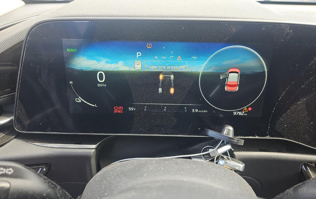 Used 2023 Kia Niro Wave w/ Wave Preserve Package FWD image 8
