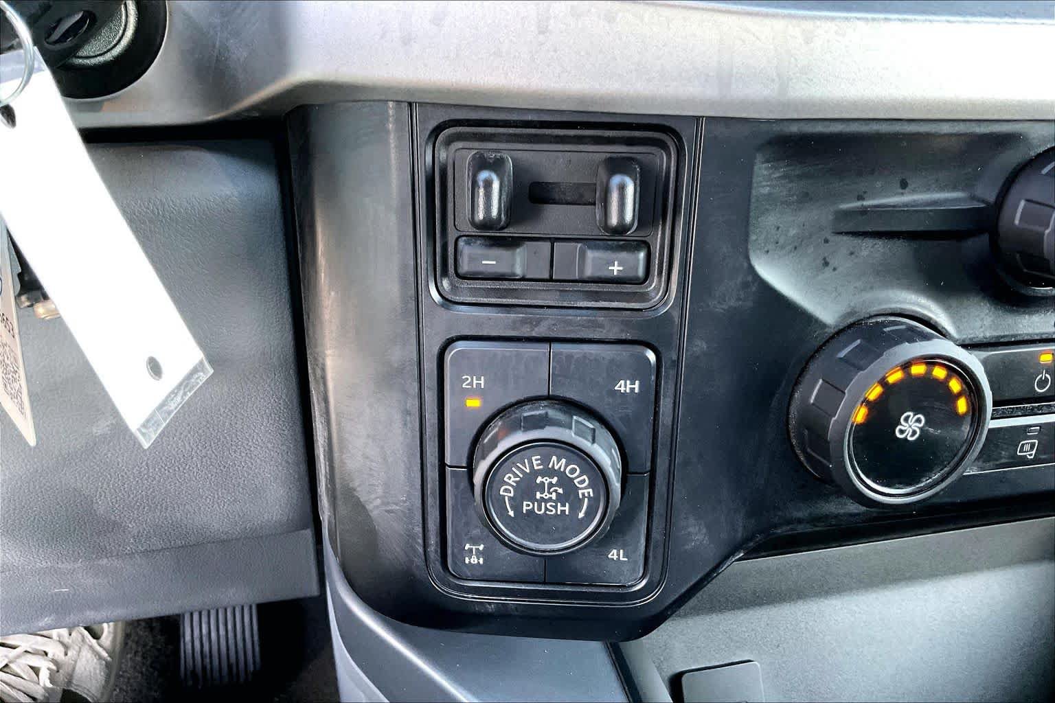 Certified 2025 Ford F250 XLT w/ Tremor Off-Road Package AWD/4WD image 31