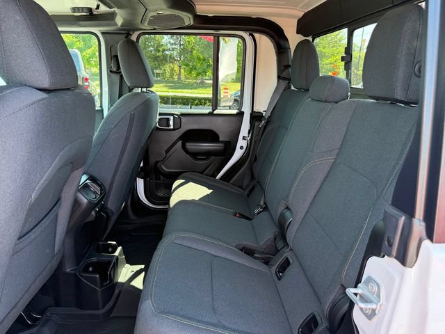 Used 2025 Jeep Gladiator Sport AWD/4WD image 9