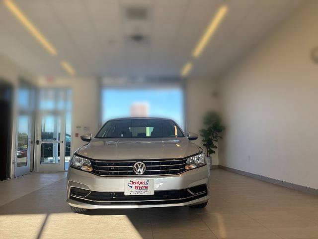 Used 2018 Volkswagen Passat 2.0T SE FWD image 5
