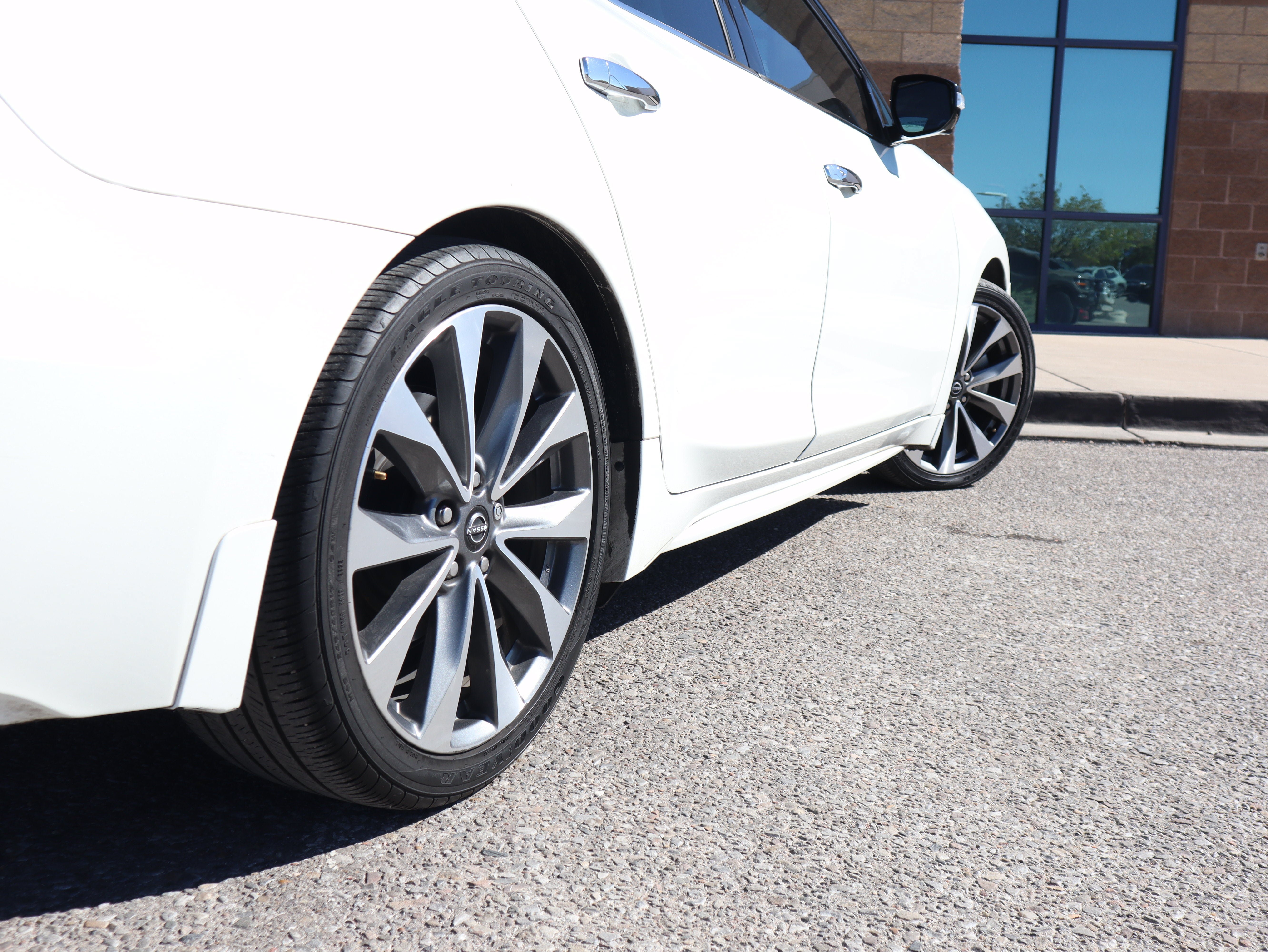 Used 2023 Nissan Maxima Platinum w/ Sport Mat Group FWD image 11