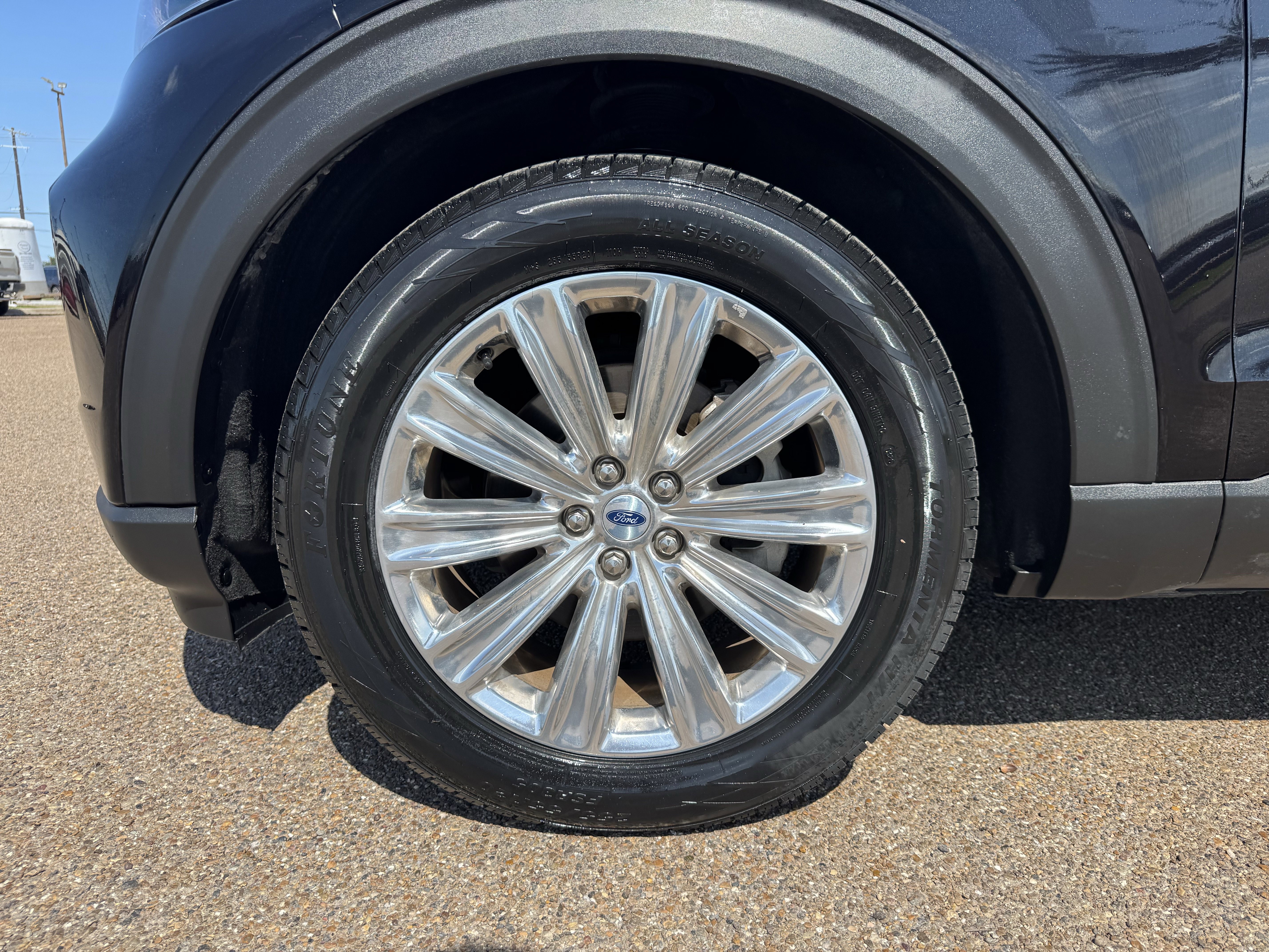 Certified 2022 Ford Explorer Limited w/ Limited Technology Package RWD image 7
