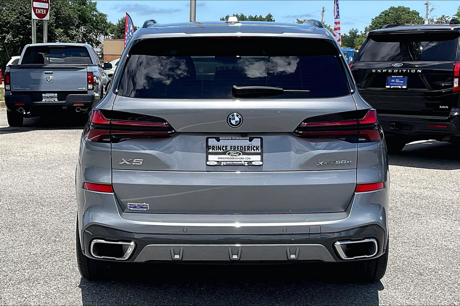 Used 2024 BMW X5 xDrive50e w/ M Sport Package AWD/4WD image 4