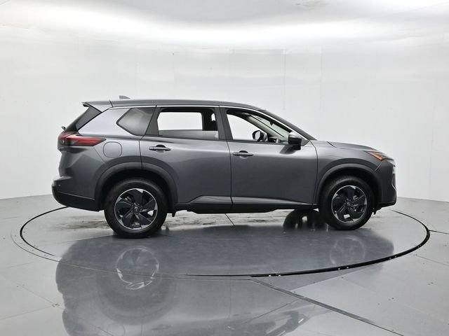 Used 2024 Nissan Rogue SV AWD/4WD image 2