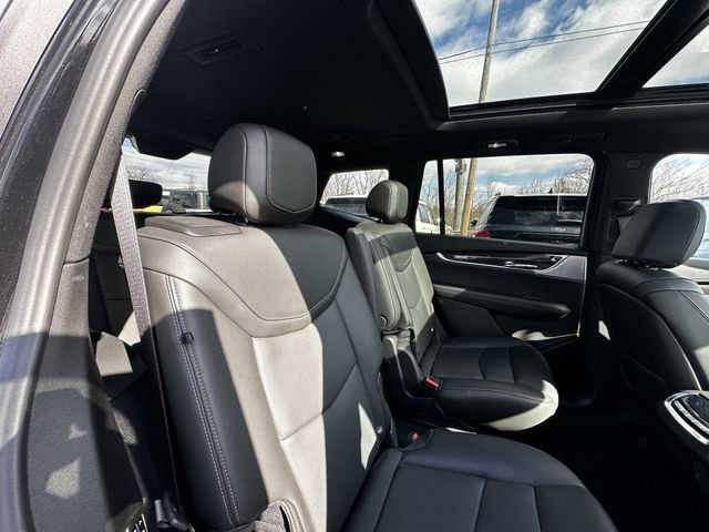 Used 2025 Cadillac XT6 Sport w/ Technology Package image 38