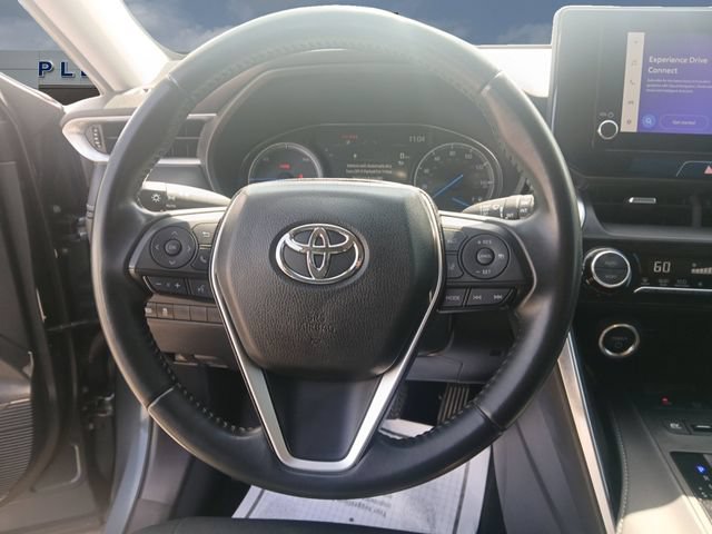 Used 2024 Toyota Venza LE AWD/4WD image 12