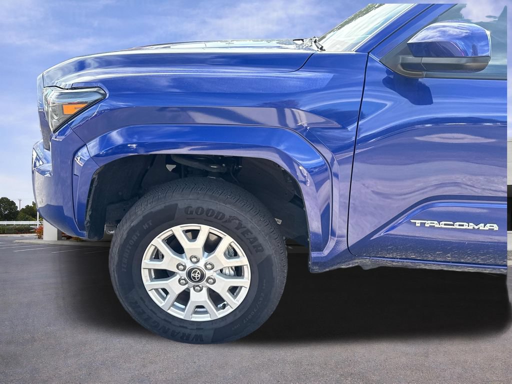 Used 2025 Toyota Tacoma SR5 AWD/4WD image 35