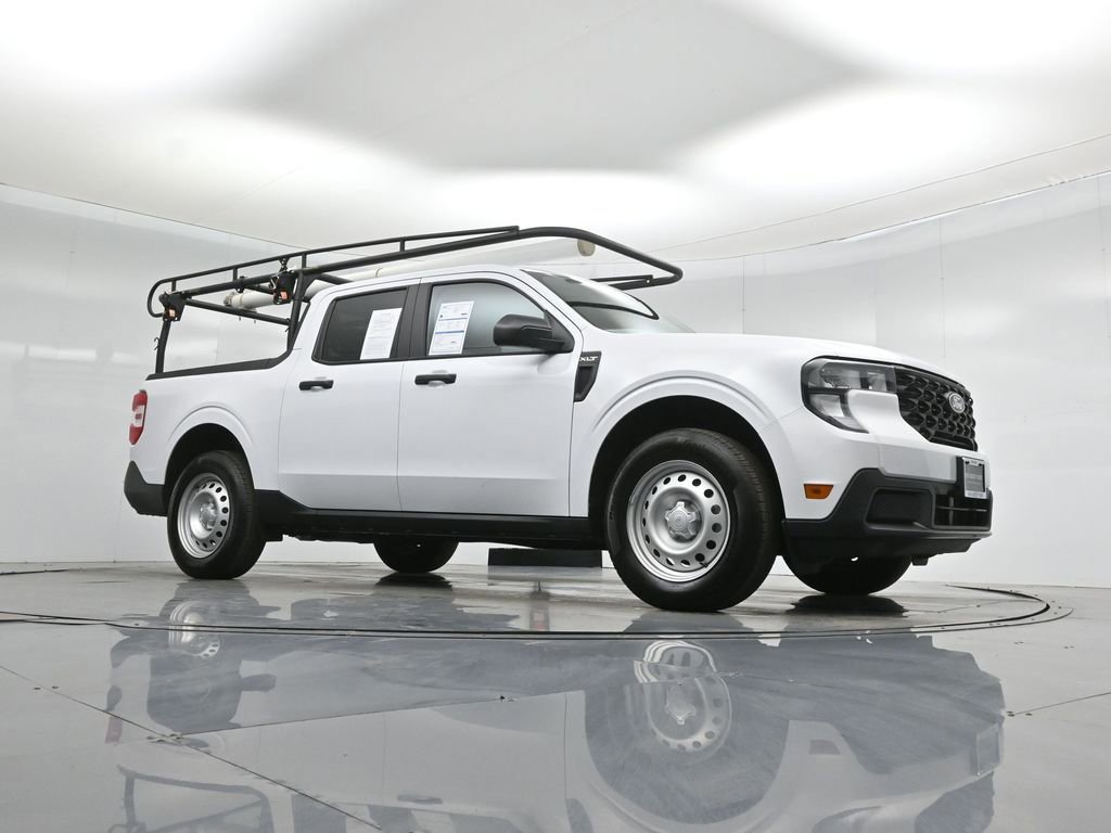 Certified 2025 Ford Maverick XLT w/ Equipment Group 302A image 2