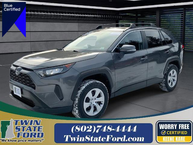 Used 2021 Toyota RAV4 LE image 1
