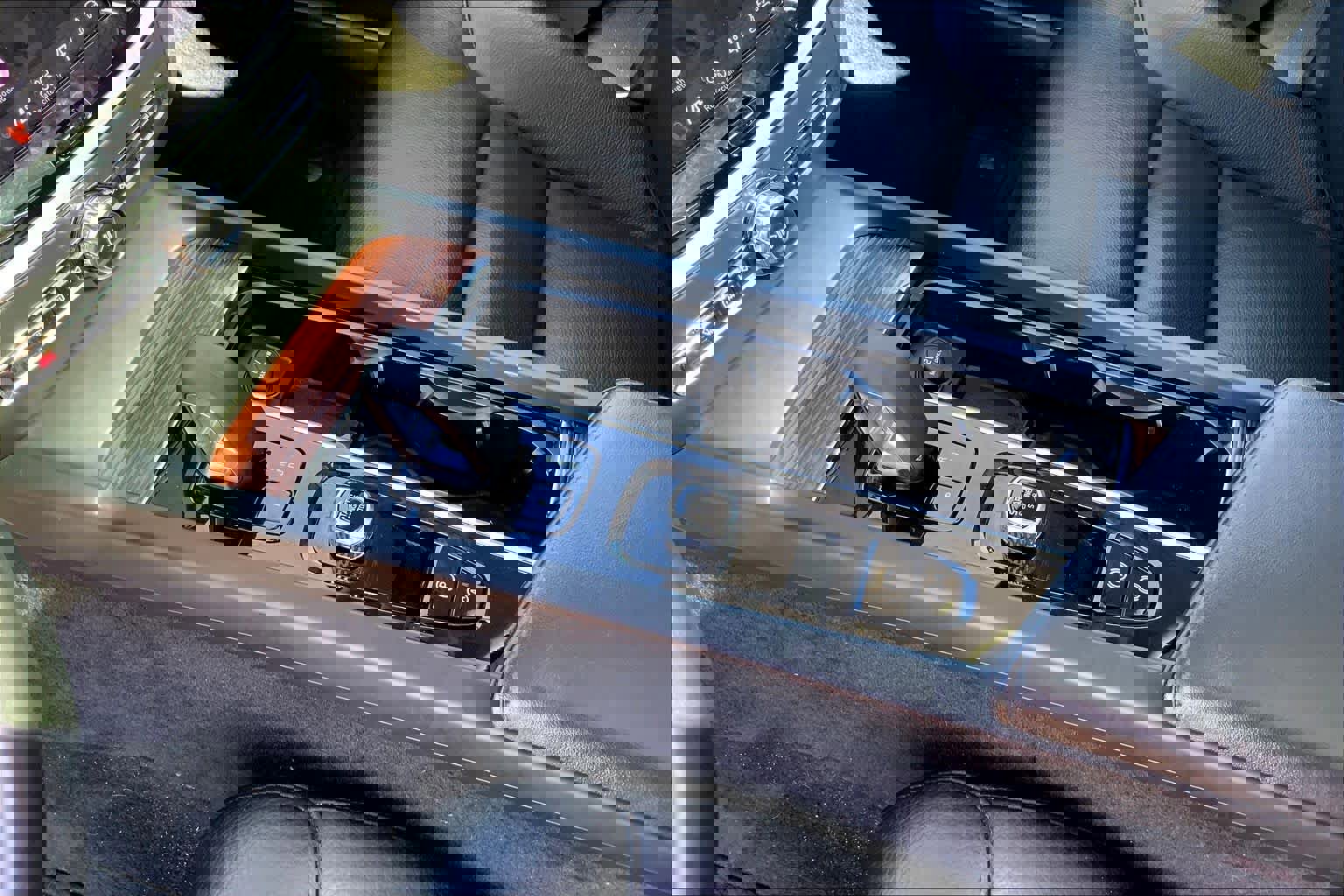 Used 2023 Volvo S60 B5 Plus image 17