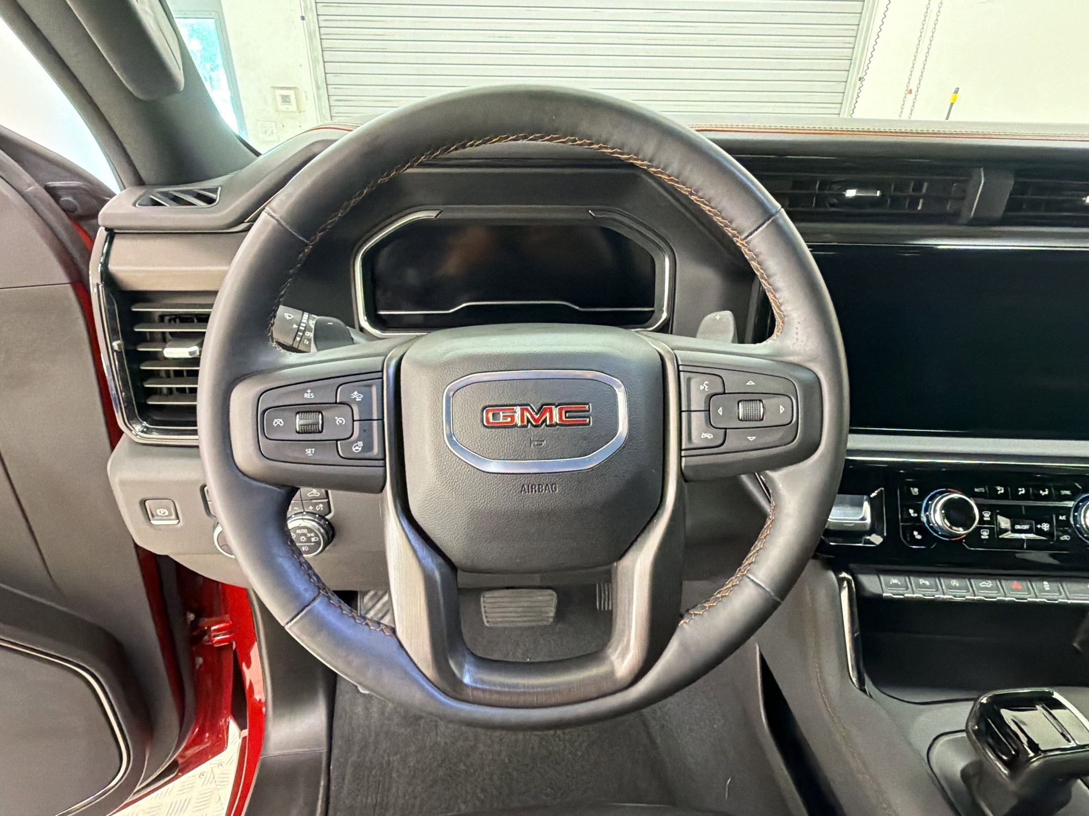 Used 2024 GMC Sierra 1500 AT4 w/ Technology Package AWD/4WD image 17