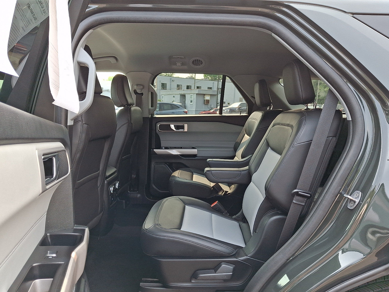 Certified 2024 Ford Explorer XLT w/ Equipment Group 202A AWD/4WD image 11