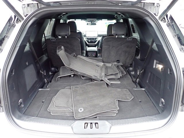 Certified 2025 Ford Explorer ST-Line image 9