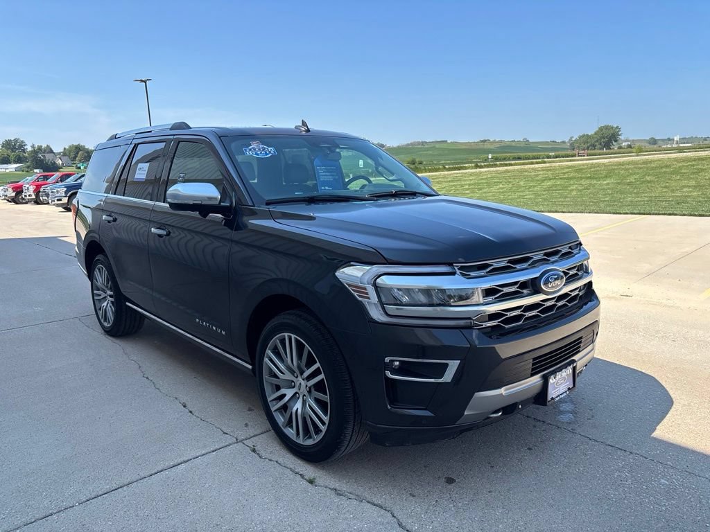 Certified 2024 Ford Expedition Platinum AWD/4WD image 3
