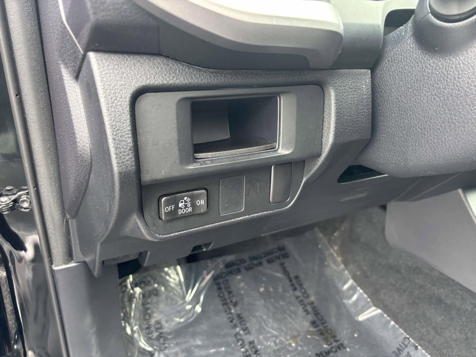 Used 2017 Toyota Tacoma SR5 image 16