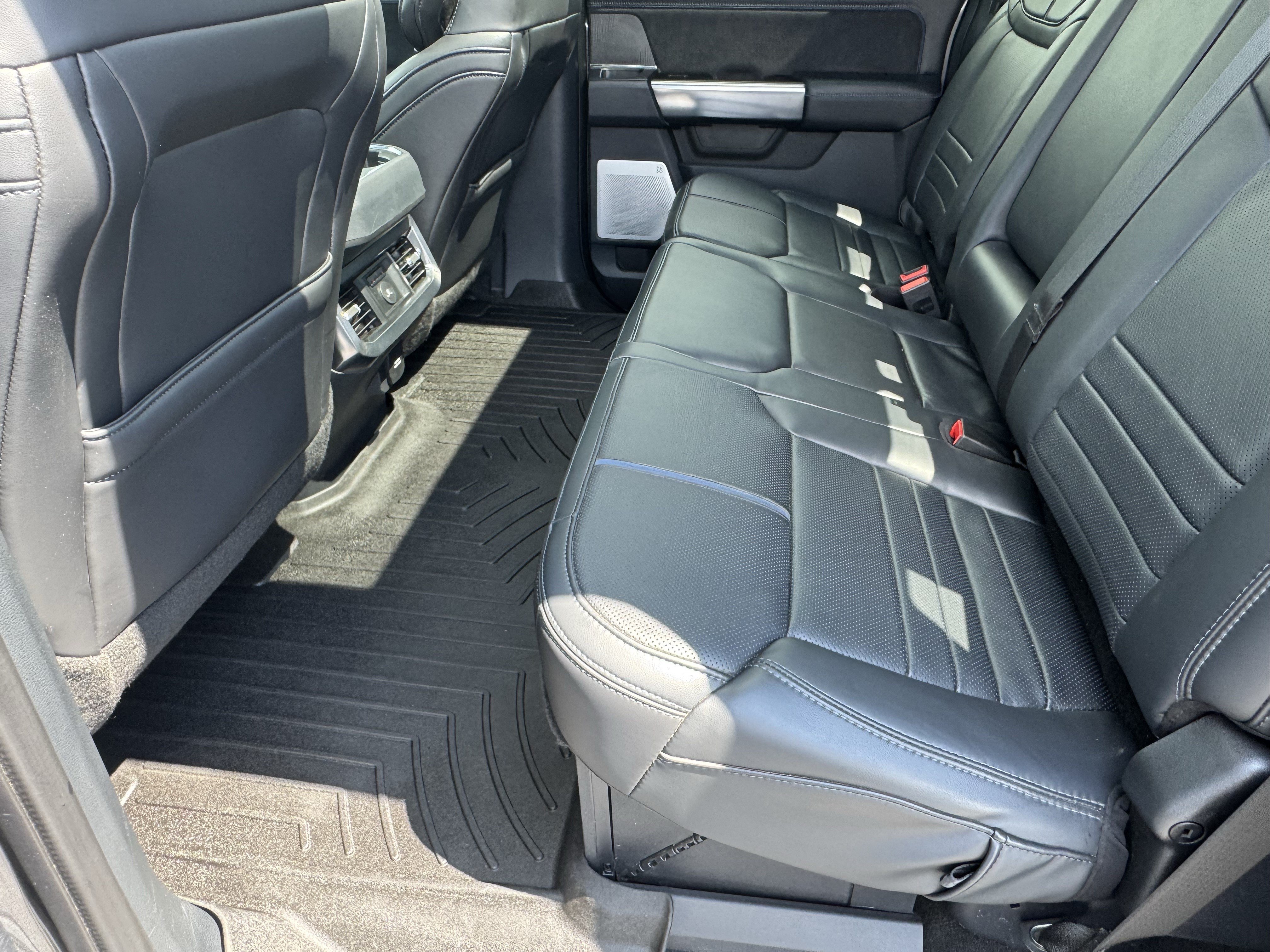 Certified 2025 Ford F450 Platinum w/ FX4 Off-Road Package AWD/4WD image 25