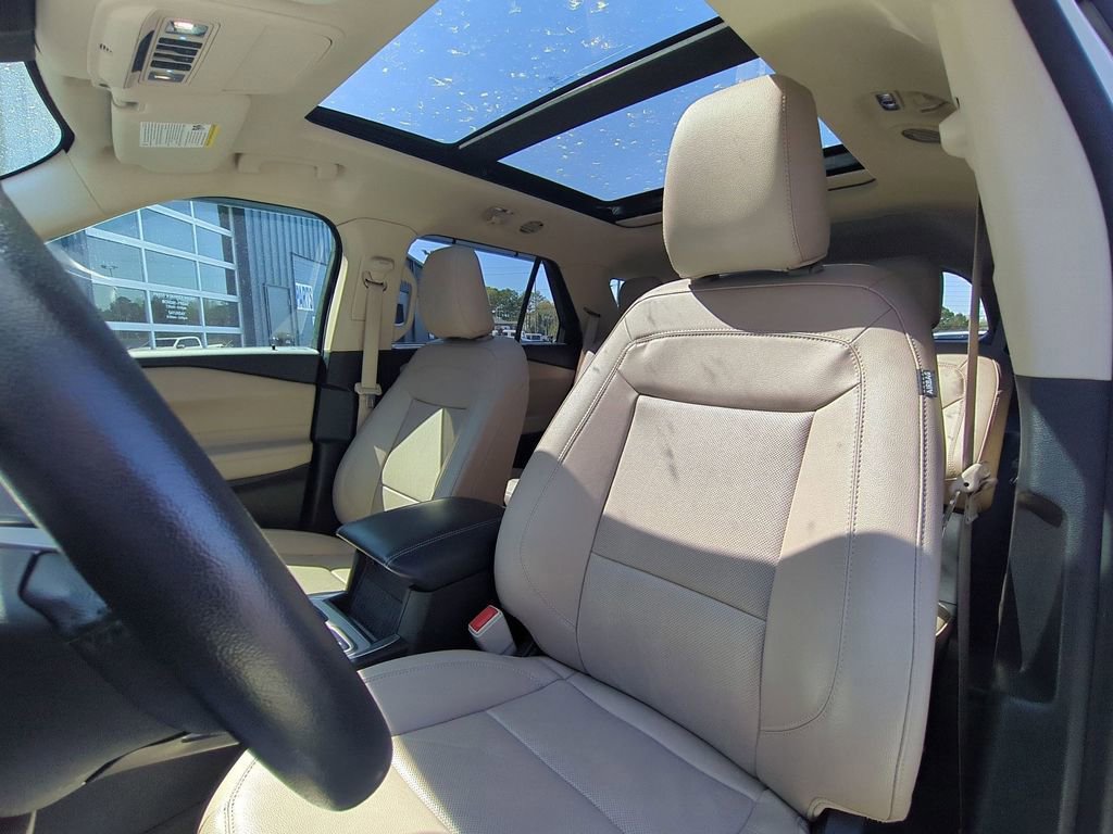 Certified 2021 Ford Explorer Limited w/ Equipment Group 301A image 25